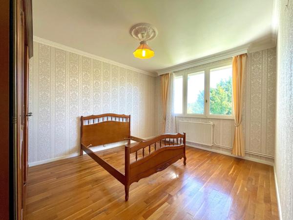 Maison mitoyenne avec terrasse et jardin