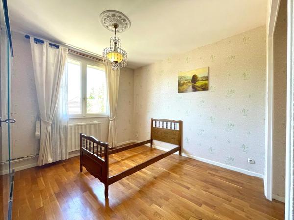 Maison mitoyenne avec terrasse et jardin