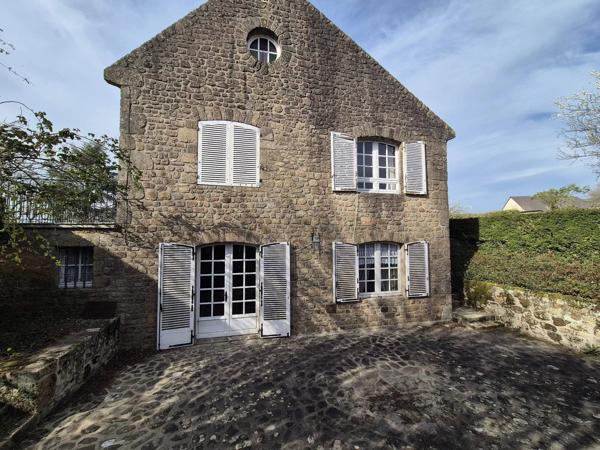 MAGNIFIQUE PROPRIETE A RENOVER AVEC MAISON EN PIERRE DE 227 M2 HABITABLE SUR UNE PARCELLE DE 3000 M2 AVEC DOUBLE GARAGE