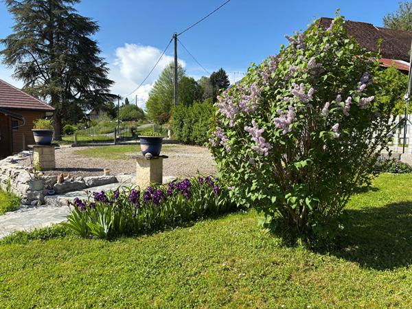 St Genix les Villages charmante dauphinoise sur large parcelle