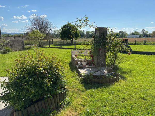 St Genix les Villages charmante dauphinoise sur large parcelle