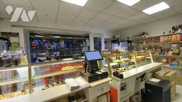 Immeuble à Vendre à Isbergues (62330) en Pas-de-Calais (62), Immeuble à usage de commerce (boul...