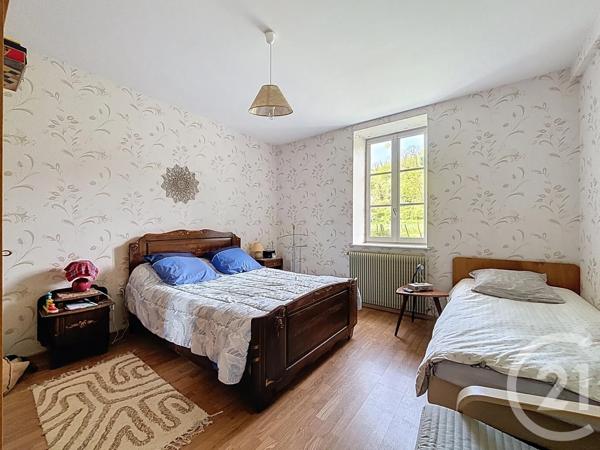 Maison à vendre  4 pièces - 98,45 m 2   ST POURCAIN SUR SIOULE  - 03