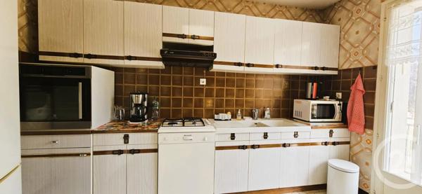 Maison à vendre  5 pièces - 118 m 2   PREMILHAT  - 03