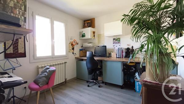 Maison à vendre  6 pièces - 140 m 2   GUILHERAND GRANGES  - 07