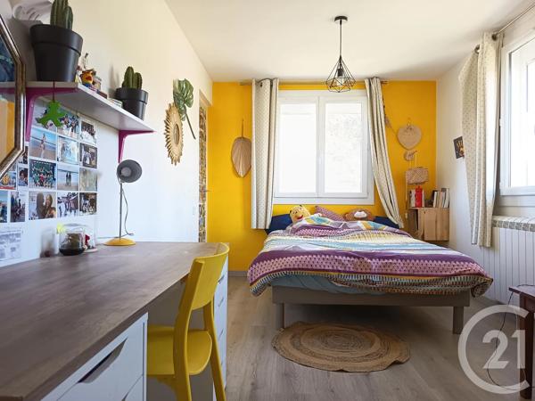 Maison à vendre  6 pièces - 140 m 2   GUILHERAND GRANGES  - 07