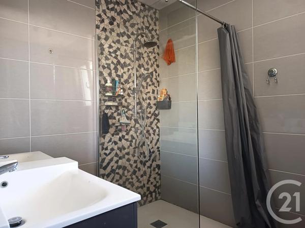 Maison à vendre  6 pièces - 140 m 2   GUILHERAND GRANGES  - 07