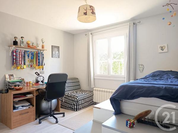 Maison à vendre  6 pièces - 140 m 2   GUILHERAND GRANGES  - 07