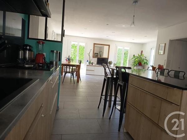 Maison à vendre  6 pièces - 140 m 2   GUILHERAND GRANGES  - 07