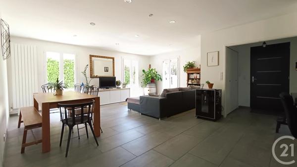 Maison à vendre  6 pièces - 140 m 2   GUILHERAND GRANGES  - 07