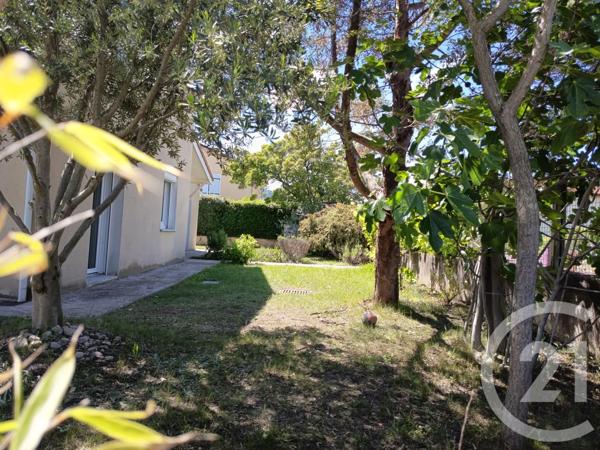 Maison à vendre  6 pièces - 140 m 2   GUILHERAND GRANGES  - 07