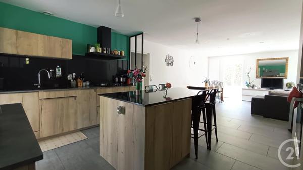 Maison à vendre  6 pièces - 140 m 2   GUILHERAND GRANGES  - 07
