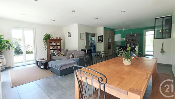 Maison à vendre  6 pièces - 140 m 2   GUILHERAND GRANGES  - 07