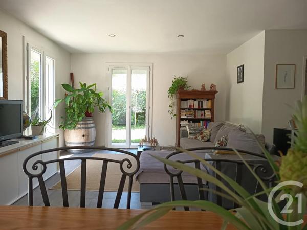 Maison à vendre  6 pièces - 140 m 2   GUILHERAND GRANGES  - 07