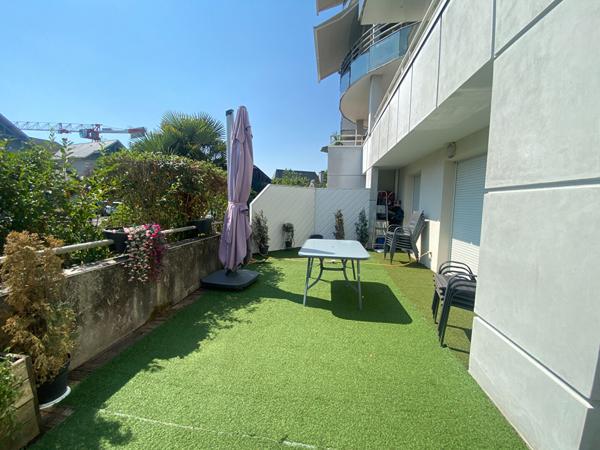 LONS - Superbe T3 de 70 m²  avec terrasse de 38 m² et deux places de parking
