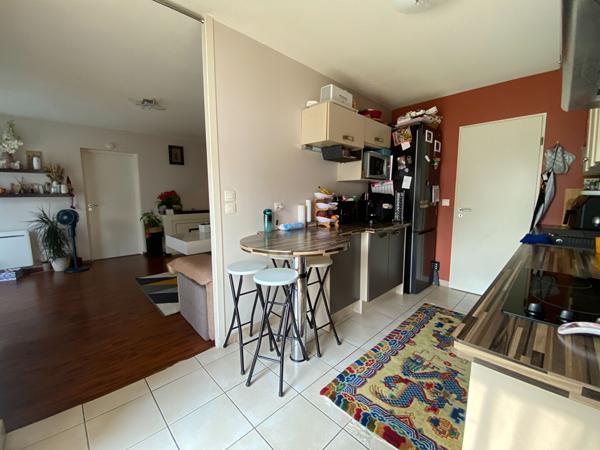 LONS - Superbe T3 de 70 m²  avec terrasse de 38 m² et deux places de parking