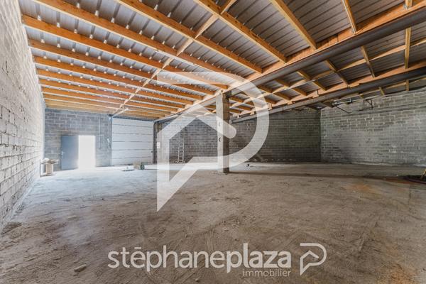 Entrepôt / Local industriel 260 m2