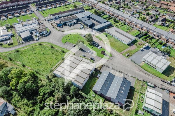 Entrepôt / Local industriel 260 m2