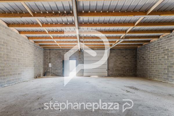 Entrepôt / Local industriel 260 m2