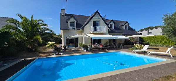 Fouesnant, Beg-Meil, très jolie contemporaine de 205 m² environ, bourg et plages à pied !