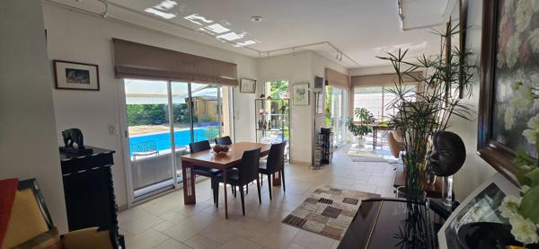Fouesnant, Beg-Meil, très jolie contemporaine de 205 m² environ, bourg et plages à pied !