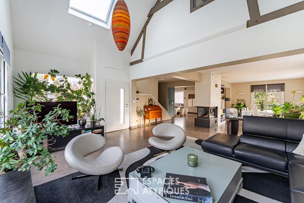 Verneuil-sur-Seine : rare maison A/A et piscine en centre-ville