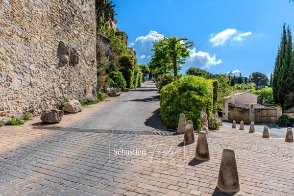 🪄 À CÉDER – Droit au bail au cœur du village du Castellet (83) - Emplacement n°1 – Rue de l’Église – Piétonne & ultra-passante