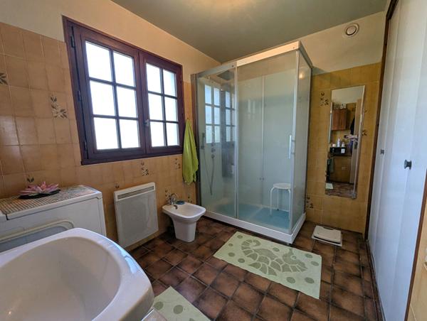 Maison à vendre, au calme, sur la route des plages.