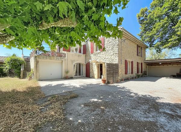 Maison Livron Sur Drome  144 m2, 4 chambres, 18500m² de terrain , campagne, pierres, dependances