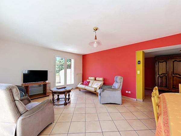 Maison Livron Sur Drome  144 m2, 4 chambres, 18500m² de terrain , campagne, pierres, dependances
