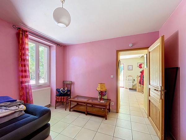 Maison Livron Sur Drome  144 m2, 4 chambres, 18500m² de terrain , campagne, pierres, dependances