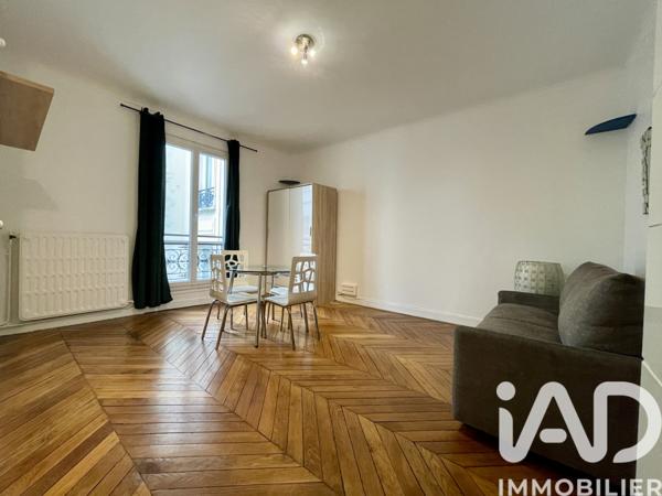 Location studio 32 m² Paris 8