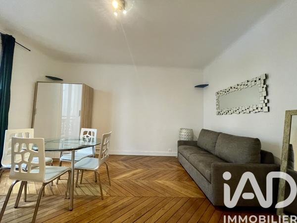 Location studio 32 m² Paris 8