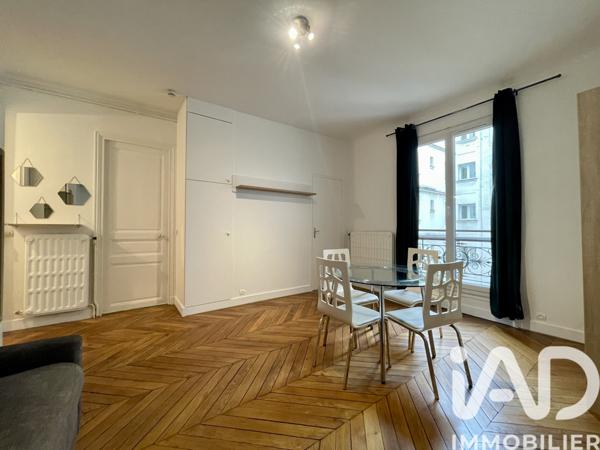 Location studio 32 m² Paris 8
