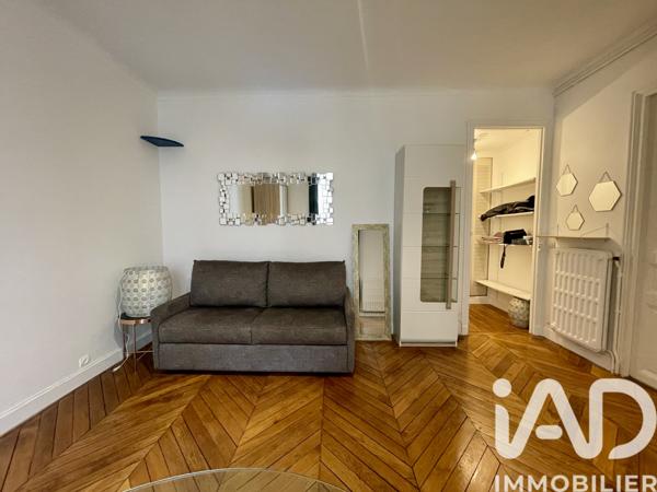 Location studio 32 m² Paris 8