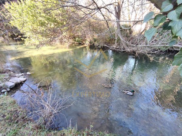 L'Isle-sur-la-Sorgue (84800) Appartement RDC avec jardin dans résidence sécurisée avec place de parking extérieure proche de la ville