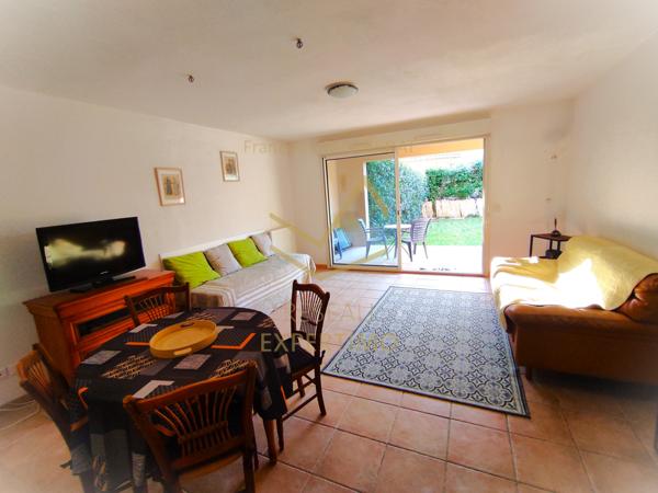 L'Isle-sur-la-Sorgue (84800) Appartement RDC avec jardin dans résidence sécurisée avec place de parking extérieure proche de la ville