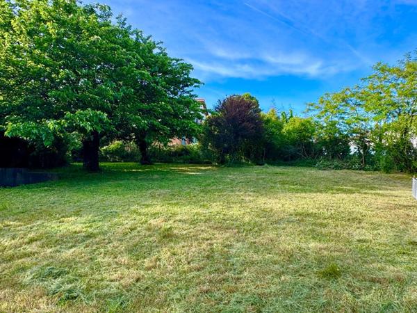 Terrain constructible secteur Manissieux