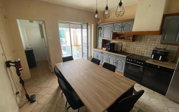 Maison à vendre    4 pièces • 95 m2 Saint-Quentin