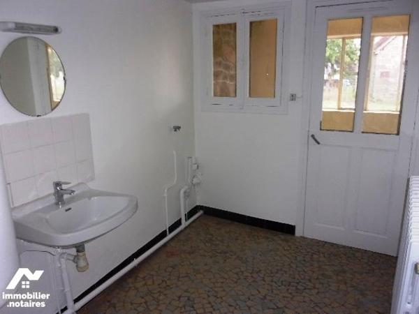 Maison en pierres d'environ 70 m² habitable sur 300 m² de terrain