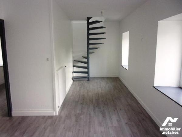 Maison en pierres d'environ 70 m² habitable sur 300 m² de terrain