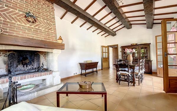 Maison à vendre    4 pièces • 93,49 m2 Berre-les-Alpes