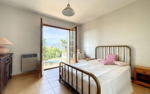 Maison à vendre    4 pièces • 93,49 m2 Berre-les-Alpes