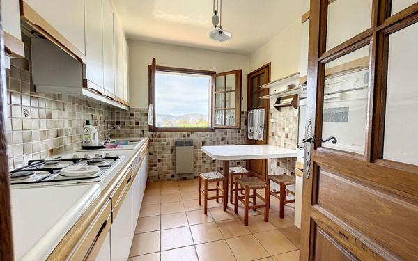 Maison à vendre    4 pièces • 93,49 m2 Berre-les-Alpes