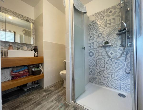 MAISON D’ARCHITECTE OSSATURE BOIS, 165M² SUR UNE PARCELLE DE +/- 1 400 M²