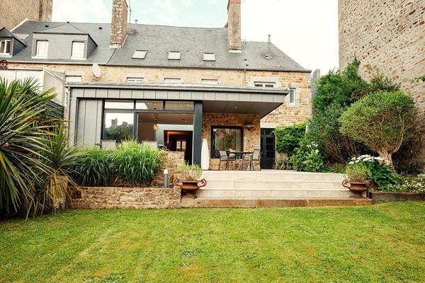 Maison à AVRANCHES, 50300 - 10 pièces 250m²
