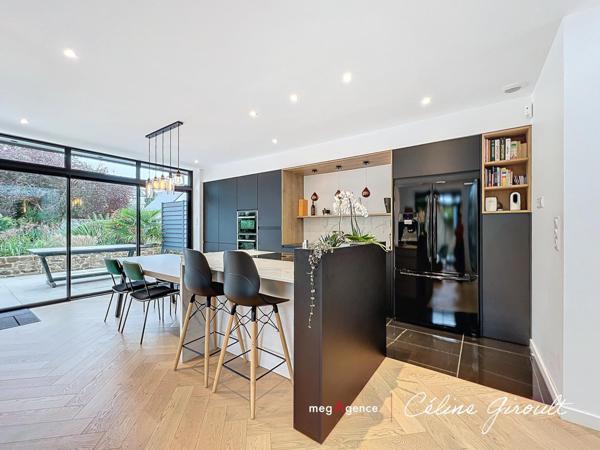 Maison à AVRANCHES, 50300 - 10 pièces 250m²