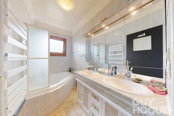 Grande maison familiale de 144 m² au centre-ville d'Hagetmau