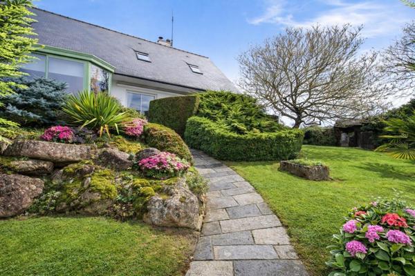 Maison d’artisan, 182 m2 habitables – Hyper centre