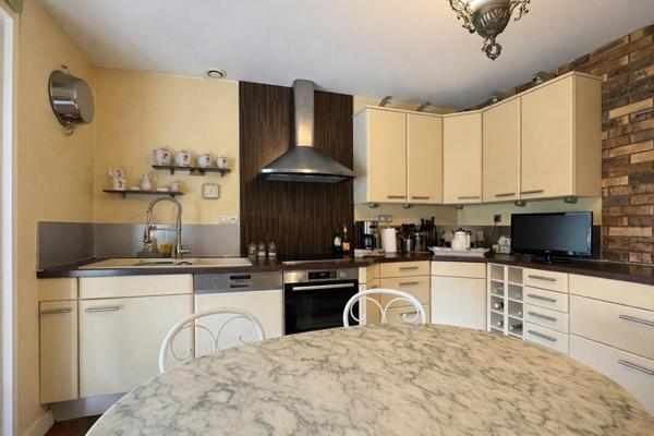 Maison d’artisan, 182 m2 habitables – Hyper centre